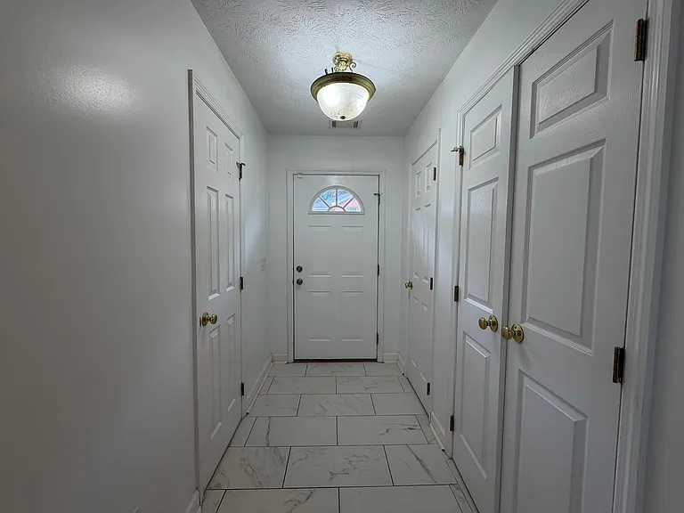 1477 N Donahue Dr #3901 — Photo 2