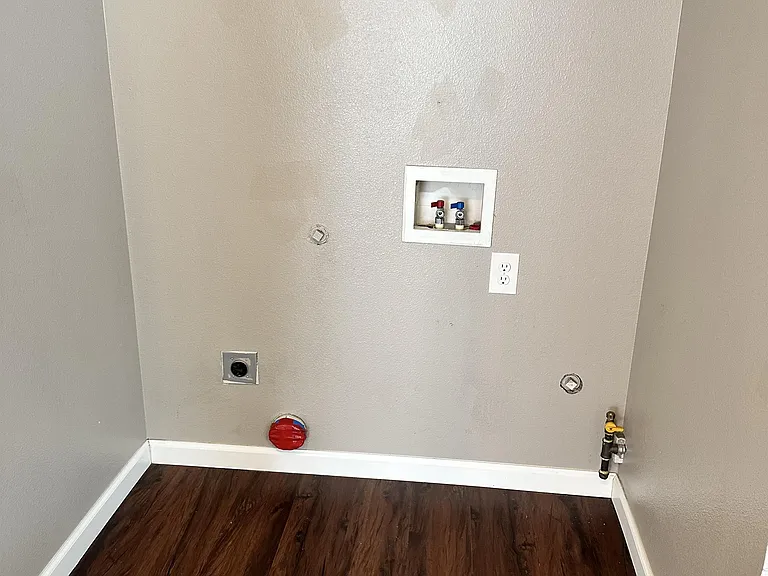 227 Pioneer Dr — Photo 10