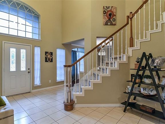 5th image of 3102 Suffolk Dr