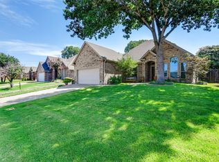 5021 Southpoint Dr, Arlington, TX 76017