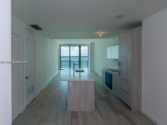 4th image of 480 NE 31st St #1505