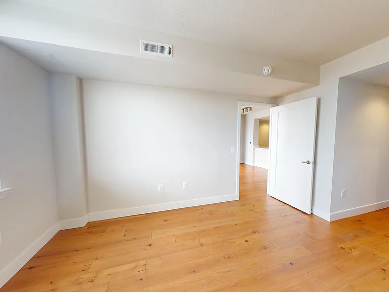 50 Florida Ave NE #823 — Photo 9