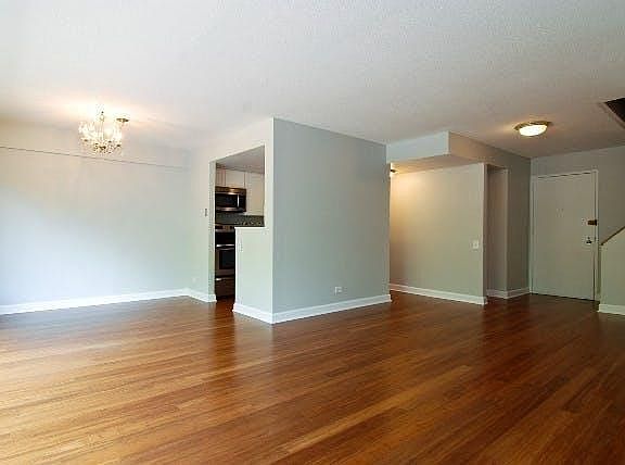 2nd image of 1115 S Plymouth Ct APT 111
