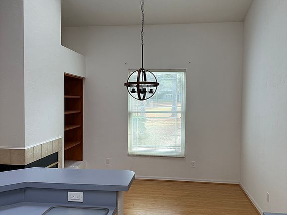Dining Room
Built-In bookcase on right next to gas logs