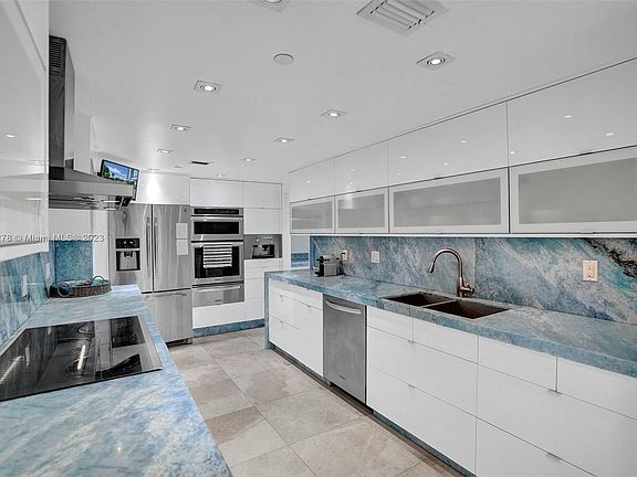 3rd image of 3200 Collins Ave APT 71