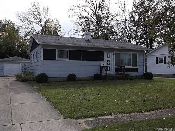 3rd image of 173 Parkedge Ave