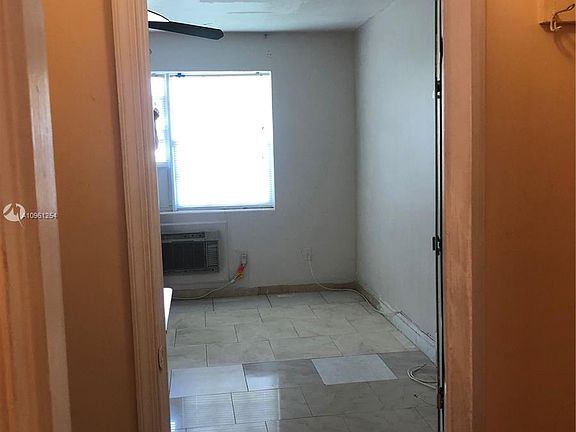 3rd image of 2915 NE 214th St APT 2