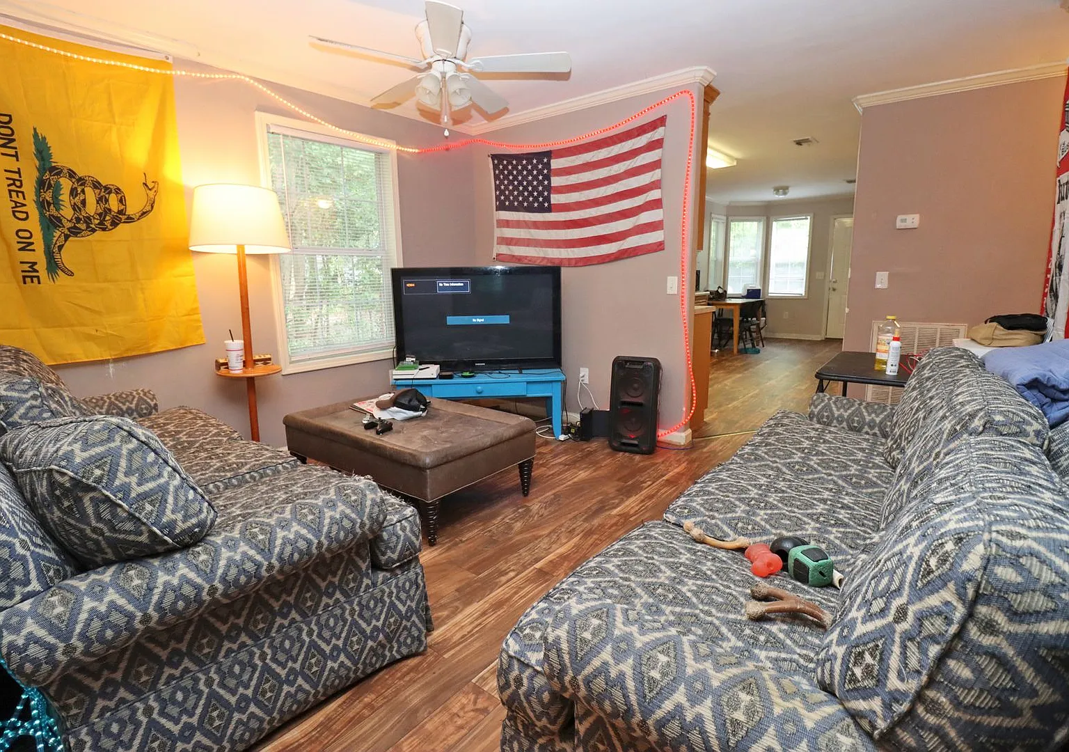 Pre-Leasing For 2027-2028 School Yeaer! ! 4 Bedroom, 2 Bath In Olympia! — Photo 1