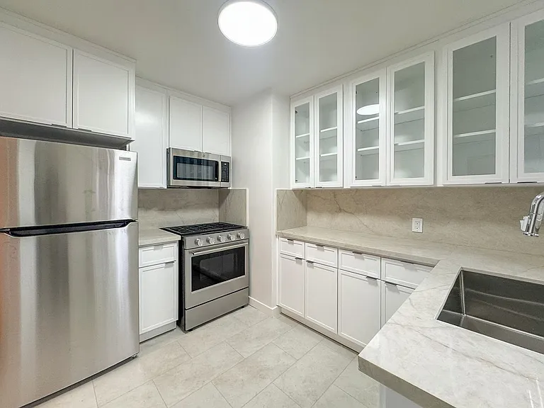 402 406th Ave #AVE — Photo 1