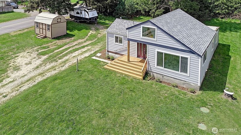 3rd image of 1320 Swantown Road