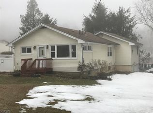 122 Bell Ave, Hopatcong, NJ 07843