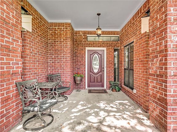 3rd image of 9200 Shadowcrest Dr