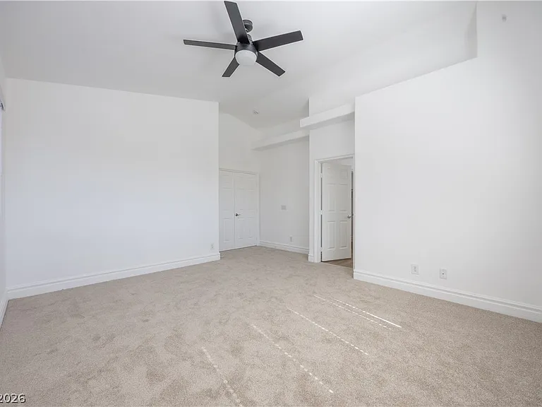 212 Fairway Woods Dr — Photo 16