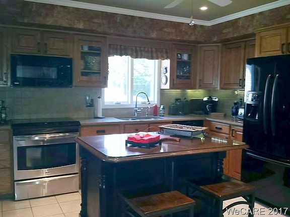 5th image of 150 Squire Ln
