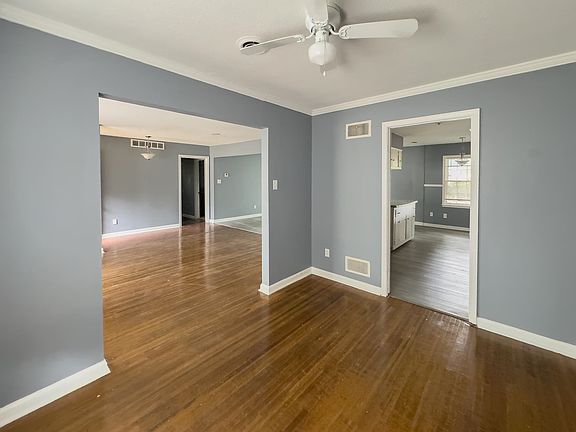 5th image of 3553 Rhodes Ave