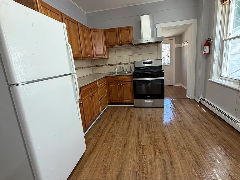 464 Genesee St #1 — Photo 9