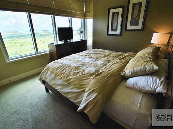 4th image of 801 E Beach Dr #510