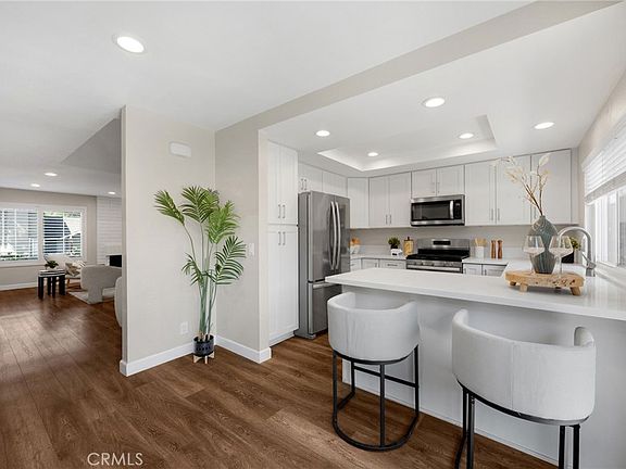 3rd image of 13 Sacramento #95