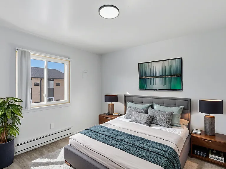 Hubbard Apartments — Photo 9