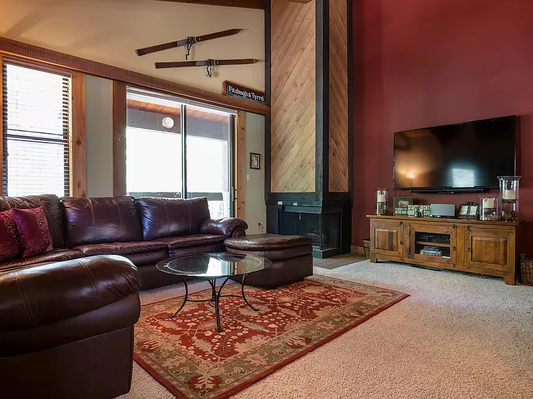 Aspen Grove Rd — Photo 2