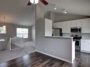 15720 Rosewood St, Omaha, NE 68136