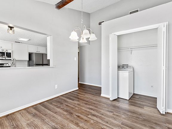 5th image of 2828 Wayside Ave APT A
