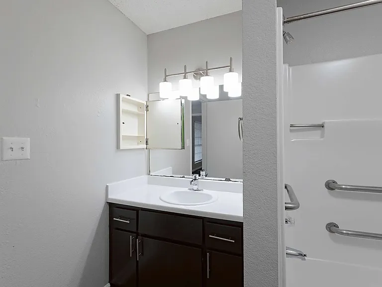 Woodhollow Apartment Homes — Photo 32