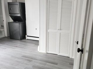 13 E 17th St #L1, Bayonne, NJ 07002