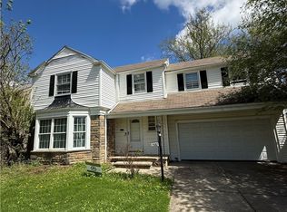 2087 Temblethurst Rd, South Euclid, OH 44121