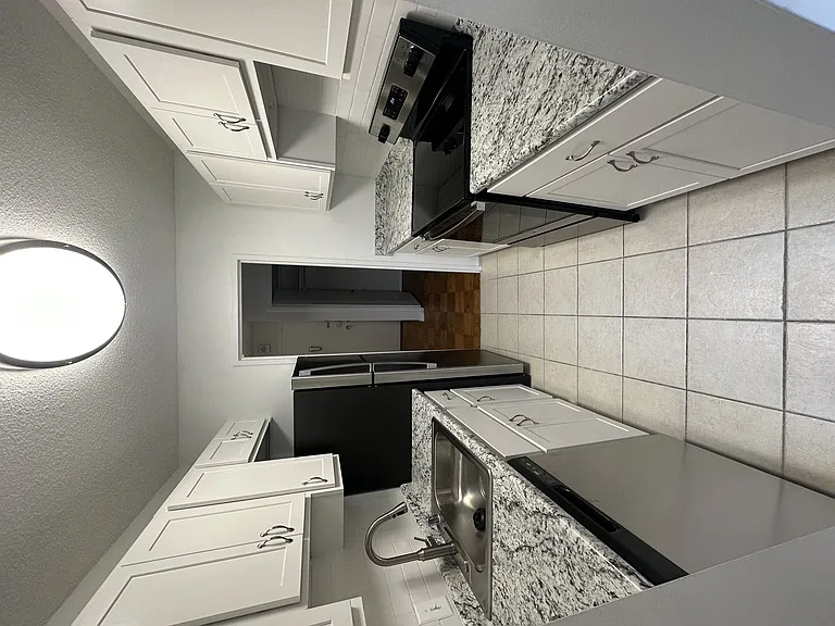 Calvert House Apartments — Photo 73