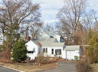 784 New Durham Rd, Edison, NJ 08817