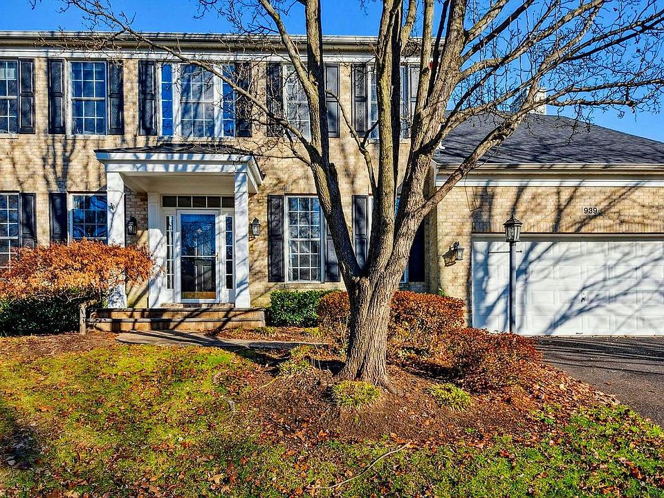 1st image of 939 Crofton Valley Dr