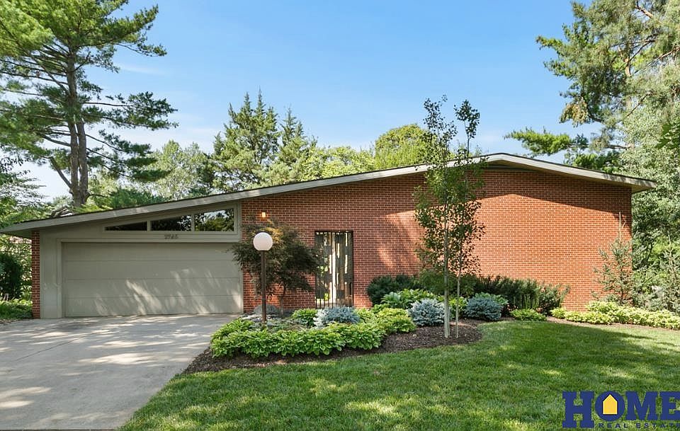 1st image of 2745 Anderson Dr