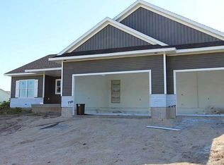 6600 Hoover Trail Rd SW, Cedar Rapids, IA 52404