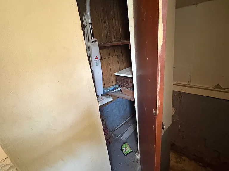 1421 E Sedgwick St — Photo 37