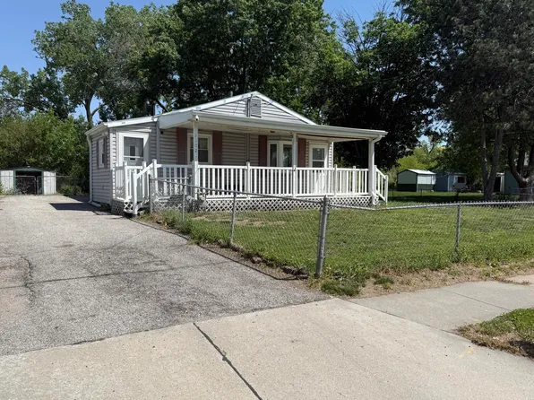 2102 Westside Dr, Council Bluffs, IA 51501