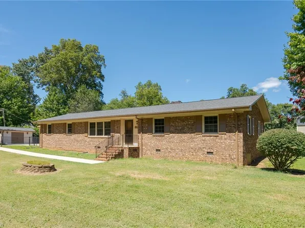 313 Pine St, Gibsonville, NC 27249