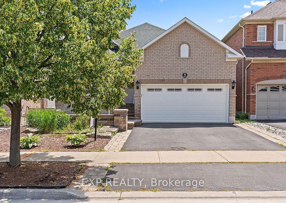 1st image of 225 Ellis Cres