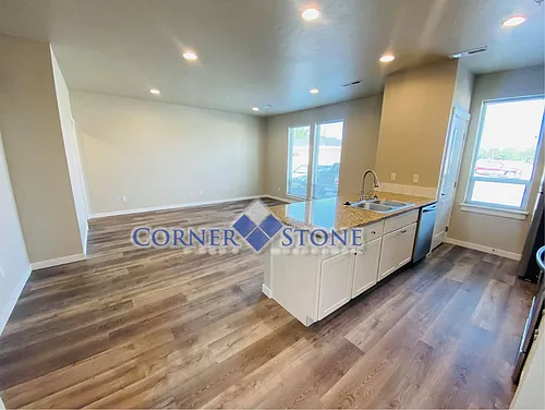 10th Ave 2815 Photo 1