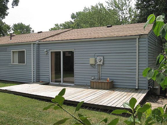 Raised back wood deck off Family Room