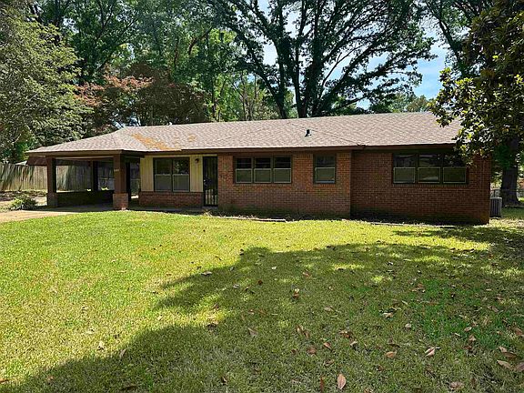 3rd image of 1421 Janis Dr