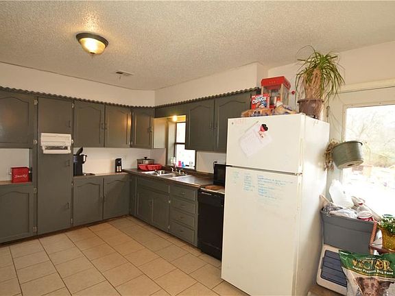 3rd image of 21251 Oak Park Ln