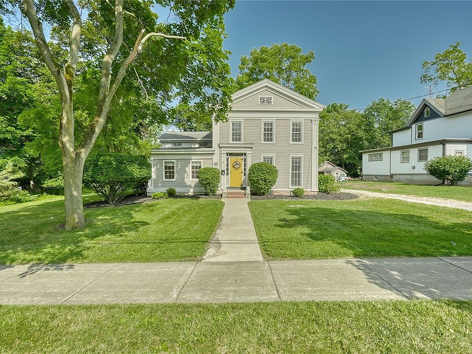 1st image of 25 Rochester St