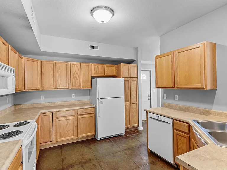 1616 Anthony St #101 — Photo 9
