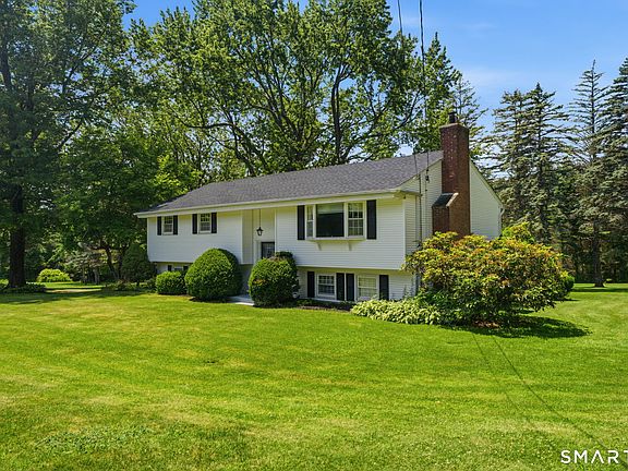 4th image of 385 Cotton Hill Road