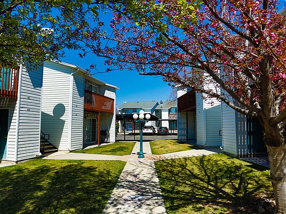3rd image of 493 N Orem Blvd #1
