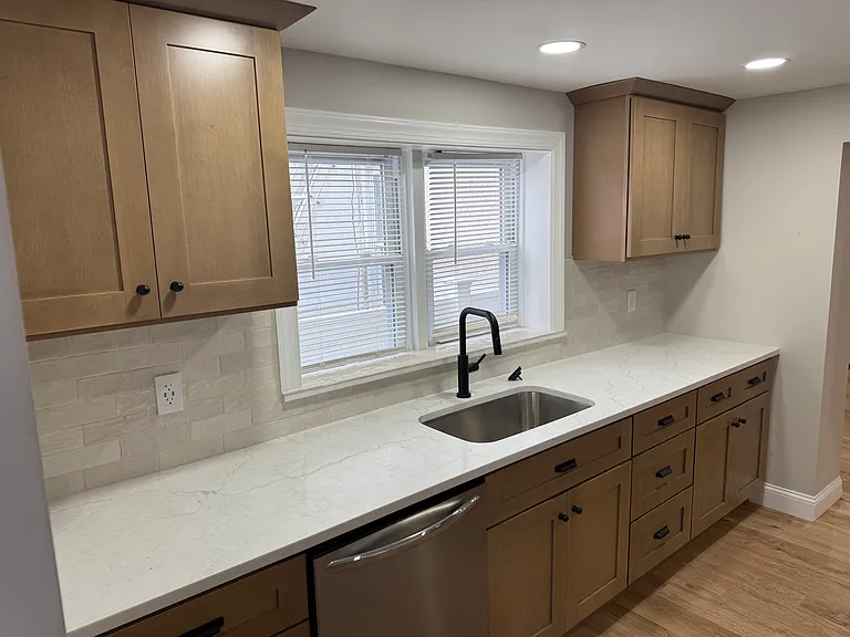 220 W 2nd St — Photo 21