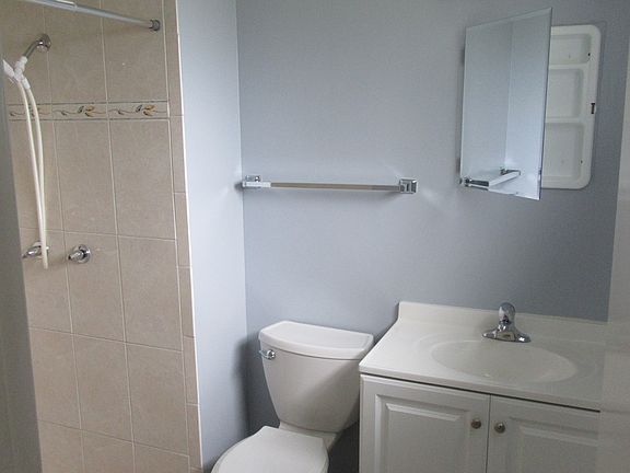 2nd image of 2354 Sherwood Forest Blvd