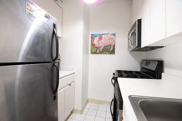 Rented by Solace SMC Inc | media 33