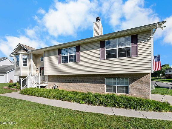3rd image of 6920 Rambling Brooks Ln